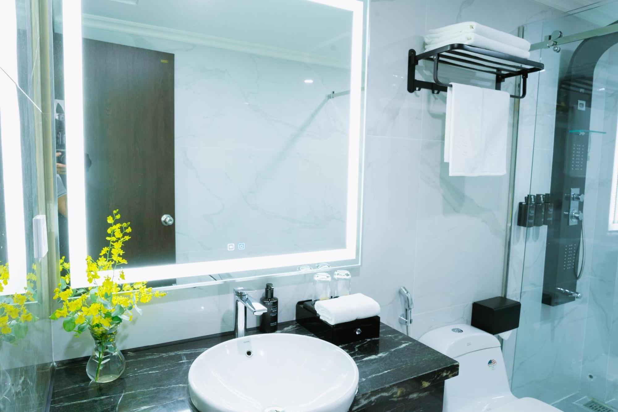 Sc Luxury Hotel Ха Лонг Екстериор снимка